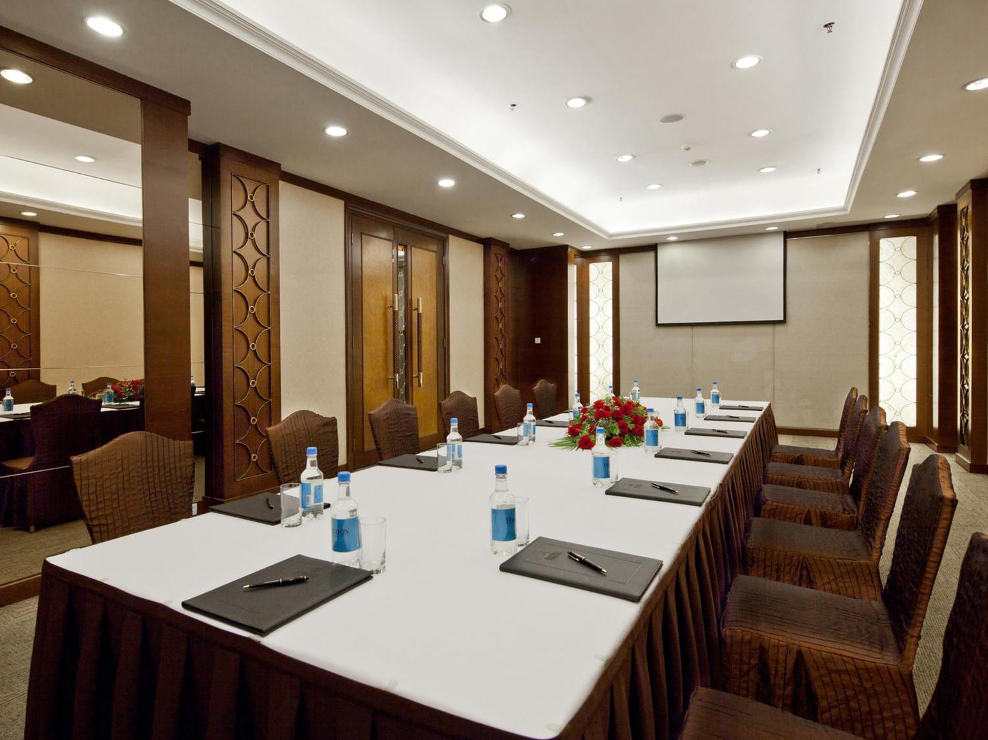 Rosedale Hotel & Suites Guangzhou - Free Shuttle Bus To Canton Fair Экстерьер фото